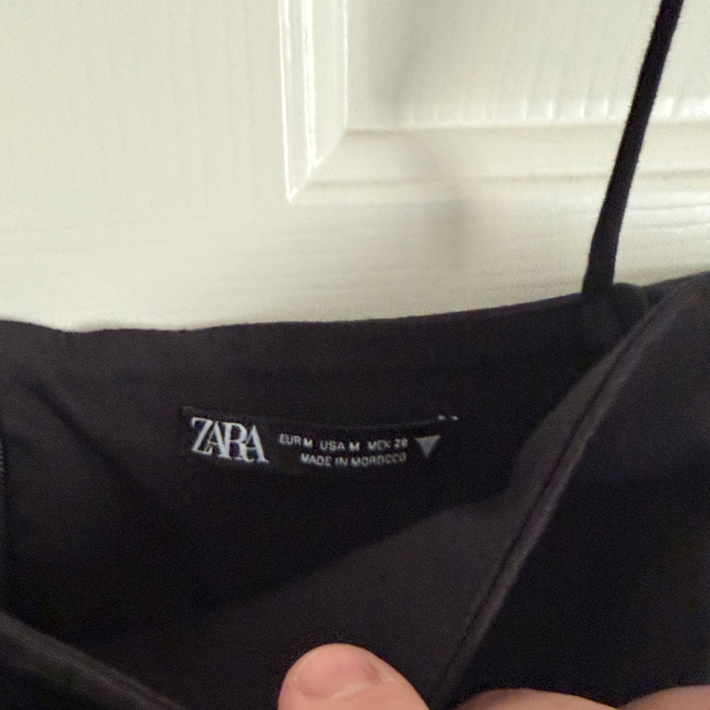 Zara Black Strap Crop Top - Picture 2 of 5